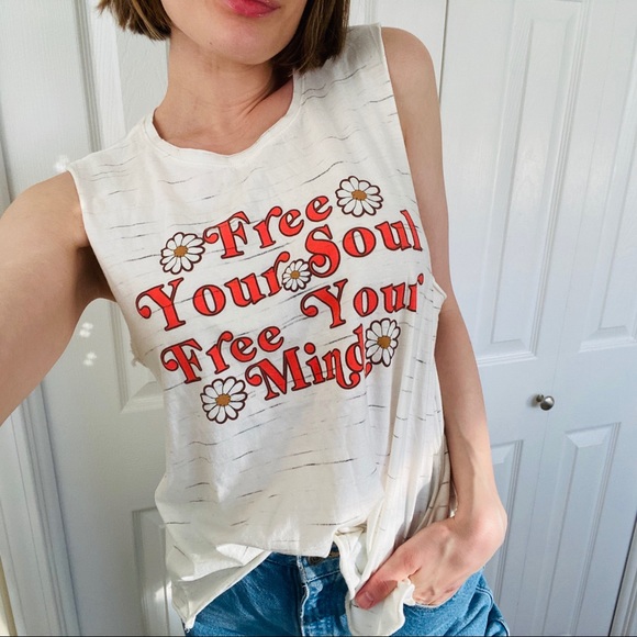 Life Clothing Co. Tops - NWT Free Your Soul Free Your Mind Daisy Tank | M